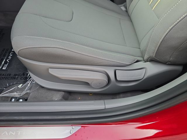 Used 2026 Hyundai Elantra Sport FWD image 12