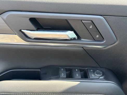 New 2027 GMC Terrain Elevation w/ Technology Package II AWD/4WD image 15