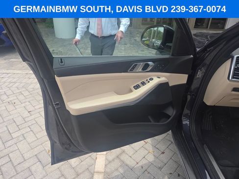 Used 2022 BMW X5 sDrive40i w/ Luxury Seating Package RWD image 17