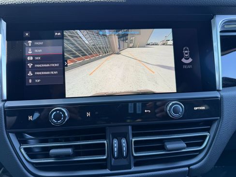 Certified 2026 Porsche Macan AWD/4WD image 26