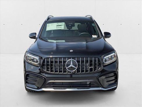 New 2025 Mercedes-Benz GLB 35 AMG 4MATIC image 6