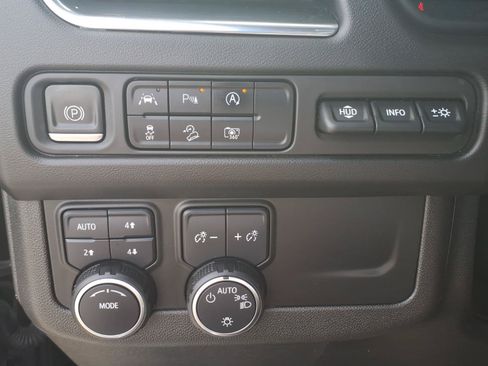 Used 2023 Chevrolet Tahoe High Country AWD/4WD image 20