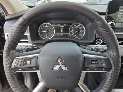 Used 2022 Mitsubishi Outlander SE AWD/4WD image 29