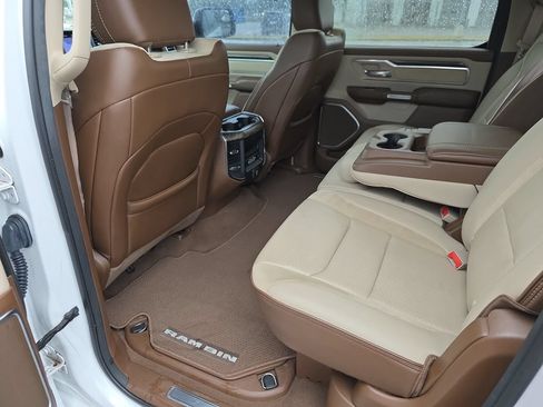 Used 2019 RAM 1500 Laramie AWD/4WD image 31
