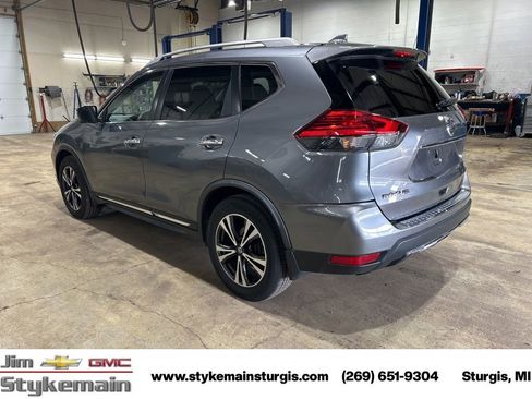 Used 2017 Nissan Rogue SL w/ SL Premium Package FWD image 10