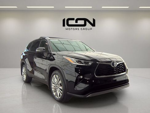 Used 2021 Toyota Highlander Platinum AWD/4WD image 4