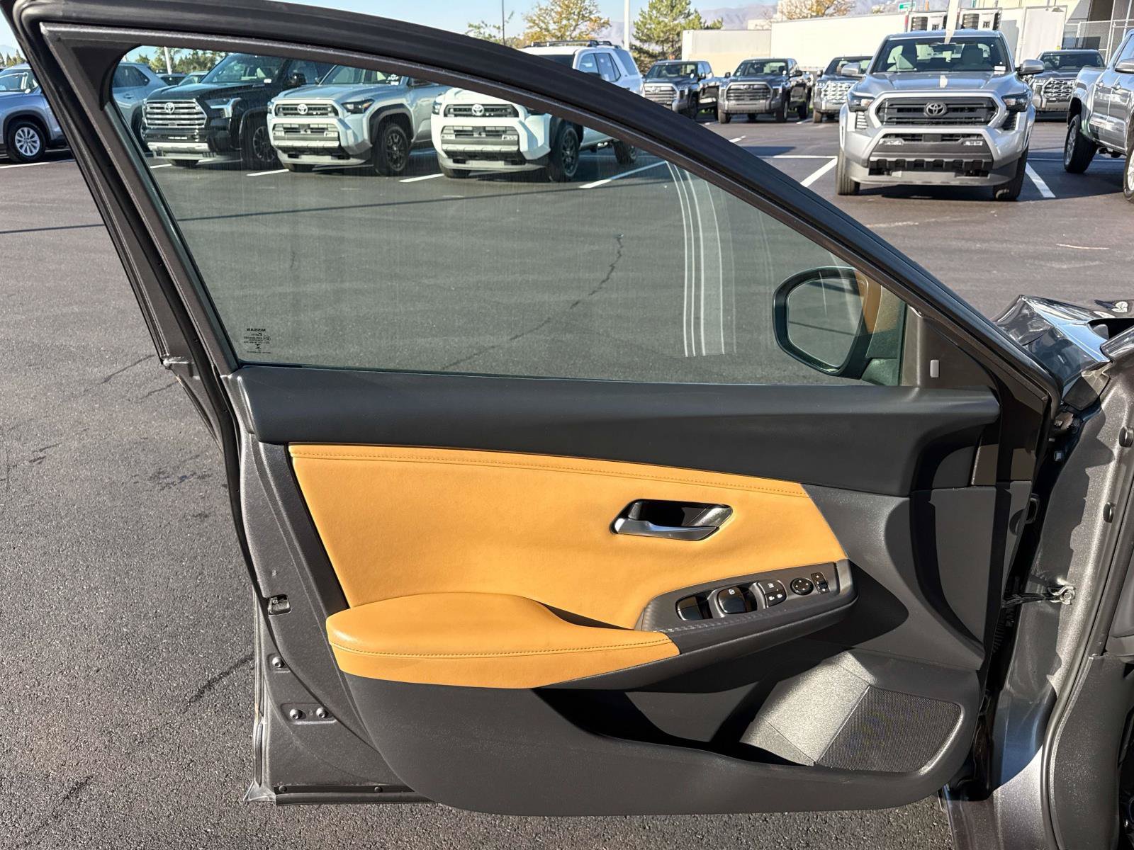 Used 2023 Nissan Sentra SV w/ SV Premium Package FWD image 13