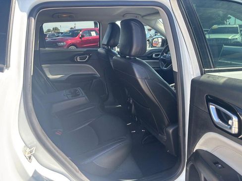 Used 2022 Jeep Compass Limited image 12