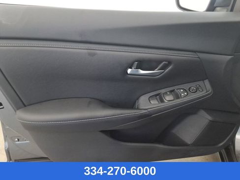 Used 2025 Nissan Sentra SV image 17