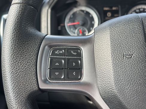 Used 2021 RAM 1500 Classic SLT AWD/4WD image 16
