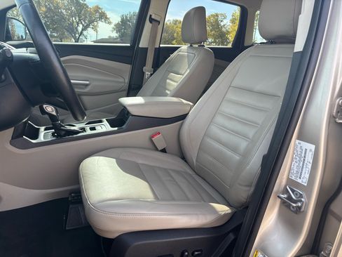 Used 2018 Ford Escape Titanium w/ Ford Safe & Smart Package image 10