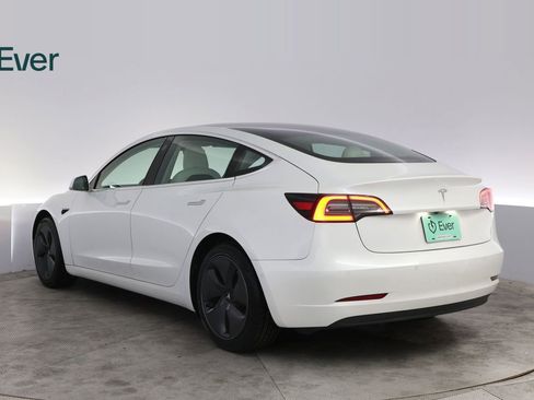 Used 2020 Tesla Model 3 Standard Range Plus RWD image 17