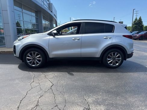 Used 2021 Kia Sportage S w/ S AWD Premium Package image 2