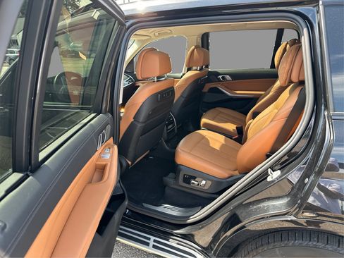 Used 2021 BMW X7 xDrive40i w/ Executive Package AWD/4WD image 26