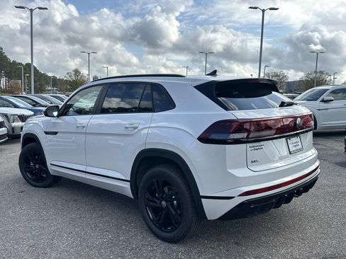 New 2026 Volkswagen Atlas Cross Sport SEL R-Line image 8
