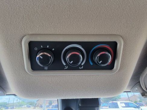 Used 2025 Chevrolet Express 3500 LT w/ LT Preferred Equipment Group RWD image 27