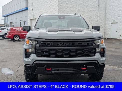 Used 2024 Chevrolet Silverado 1500 Custom Trail Boss w/ LPO, Dark Essentials Package image 2