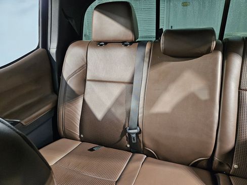 Used 2017 Toyota Tacoma Limited image 12