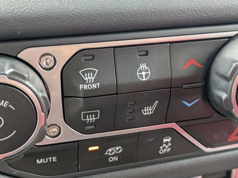 Used 2024 Jeep Wrangler Unlimited Rubicon 392 image 21