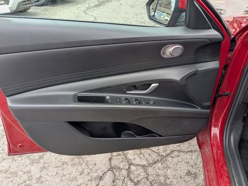 Used 2023 Hyundai Elantra SEL image 14