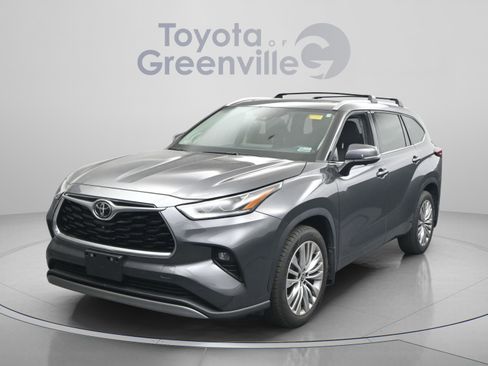 Used 2023 Toyota Highlander Platinum AWD/4WD image 25