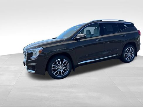 Used 2023 GMC Terrain Denali AWD/4WD image 1