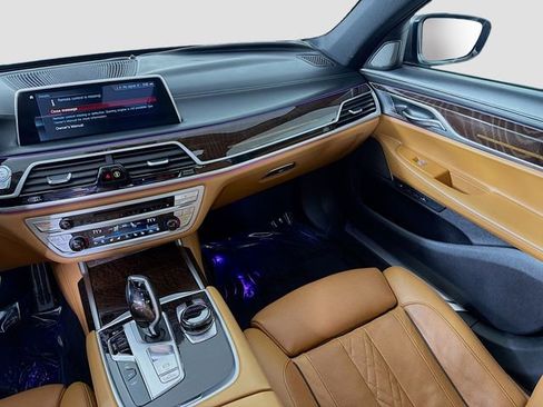 Used 2019 BMW 750i xDrive w/ Executive Package image 26