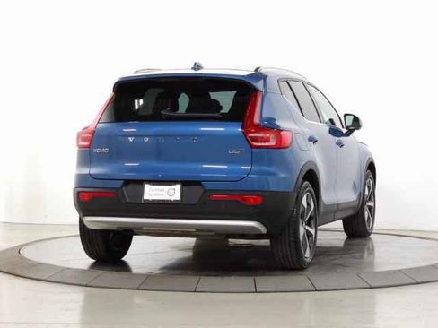 Certified 2025 Volvo XC40 B5 Plus image 11