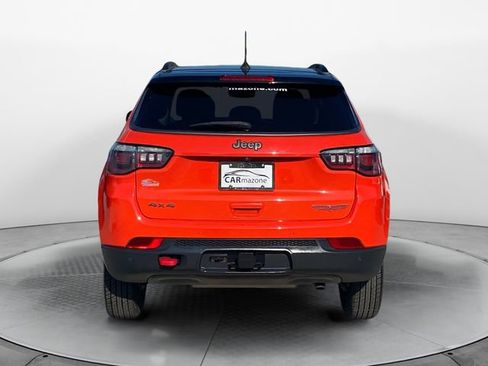 Used 2018 Jeep Compass Trailhawk w/ Leather Interior Group AWD/4WD image 4