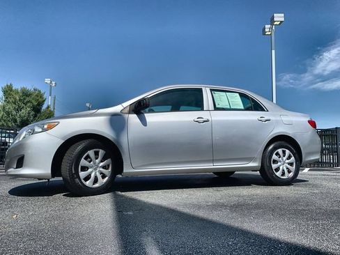 Used 2010 Toyota Corolla LE FWD image 5
