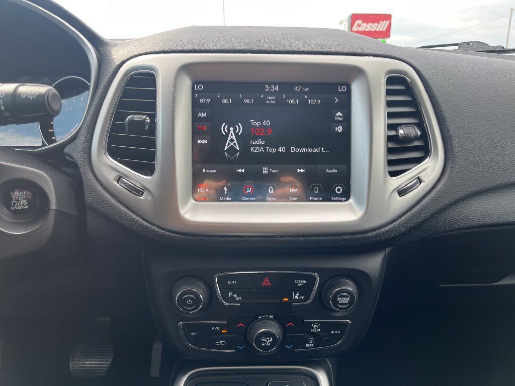 Used 2018 Jeep Compass Latitude w/ Popular Equipment Group AWD/4WD image 13