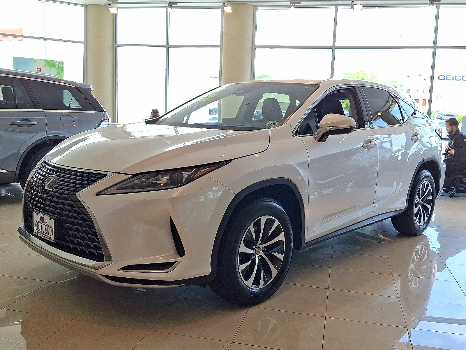 Used 2022 Lexus RX 350 AWD image 2