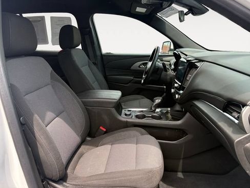 Used 2023 Chevrolet Traverse LT FWD image 15