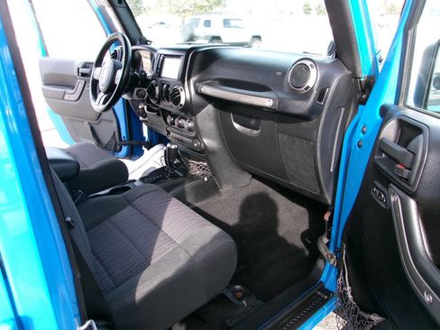 Used 2011 Jeep Wrangler Unlimited Sport image 10