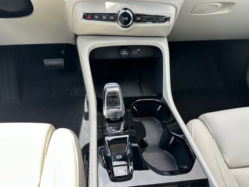 New 2026 Volvo XC40 B5 Plus w/ Protection Package Premier image 13