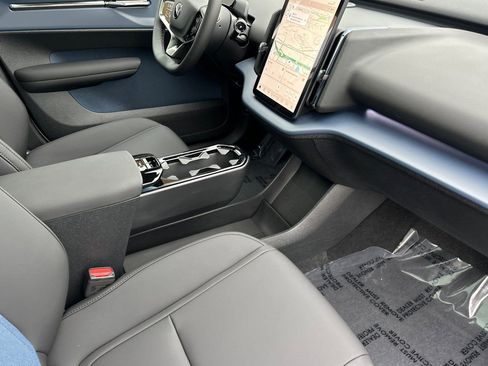 New 2026 Volvo EX30 Ultra w/ Climate Package image 17