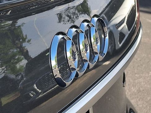 Used 2025 Audi Q5 2.0T Premium image 31