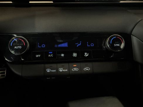 Used 2025 Hyundai Elantra Sport FWD image 33