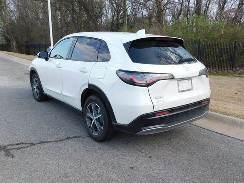 Used 2024 Honda HR-V EX-L image 3