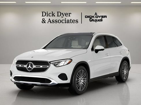 Used 2026 Mercedes-Benz GLC 300 image 29