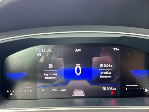 Used 2024 Volkswagen Tiguan SE w/ Panoramic Sunroof Package image 68