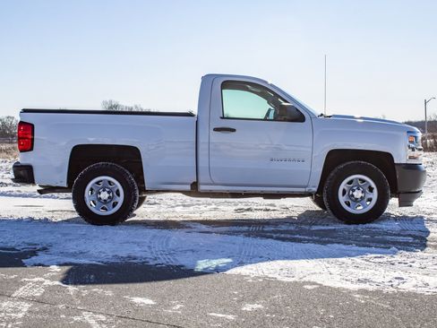 Used 2016 Chevrolet Silverado 1500 W/T w/ Trailering Package image 2