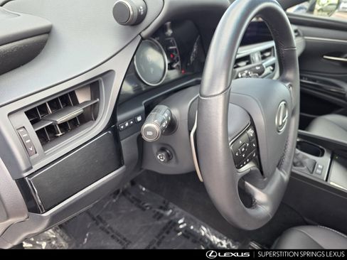 Used 2025 Lexus ES 300h w/ Premium Package FWD image 16