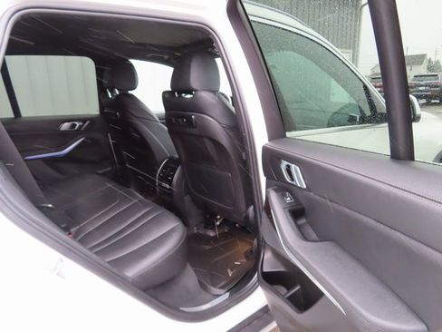 Used 2020 BMW X5 xDrive40i w/ Premium Package image 28