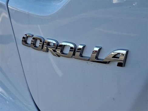 Used 2024 Toyota Corolla LE image 27