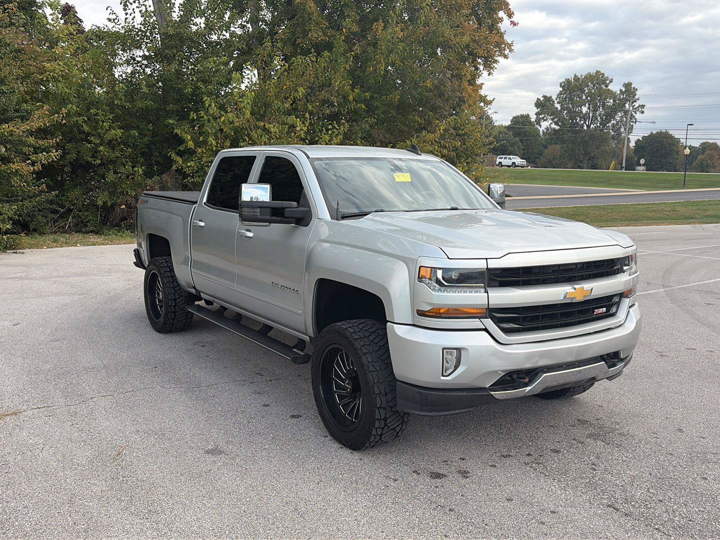 Used 2017 Chevrolet Silverado 1500 LT w/ All Star Edition AWD/4WD image 7