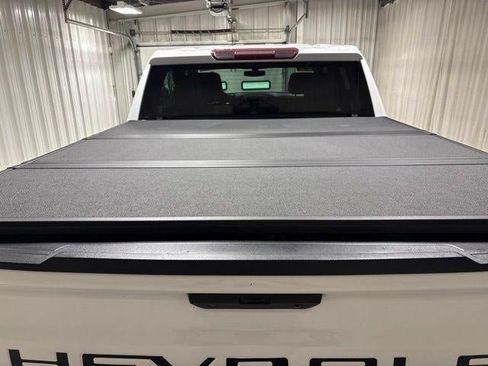 Used 2022 Chevrolet Silverado 1500 RST AWD/4WD image 29