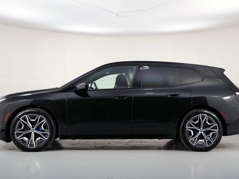 Used 2022 BMW iX xDrive50 w/ Premium Package image 8