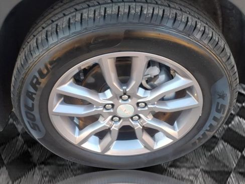 Used 2023 GMC Terrain SLT image 9