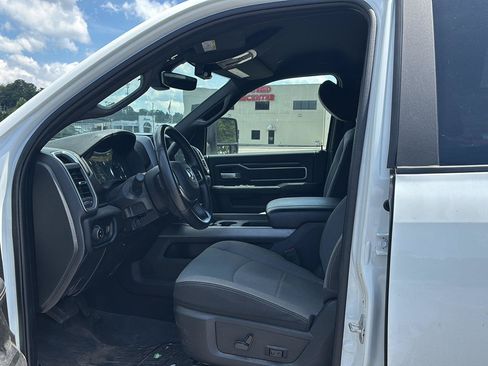 Used 2024 RAM 2500 Big Horn w/ Off Road Package AWD/4WD image 9